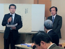 司会の山口省三から鳴海風氏の紹介