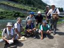 みんなで記念写真、岡さんは別行動です。