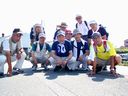 鬼崎港、全員で記念写真